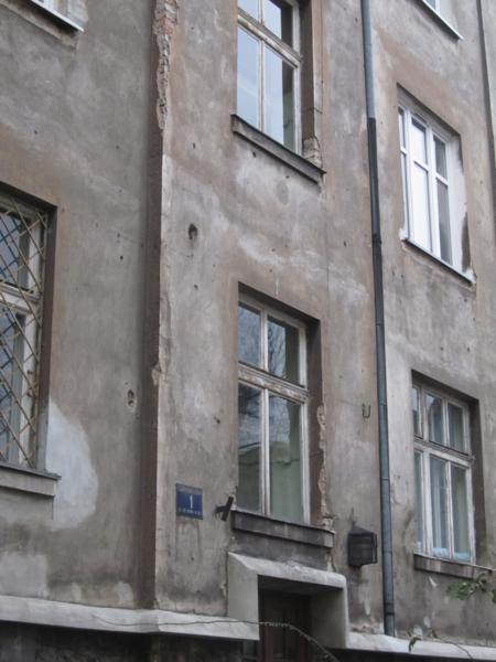 Ulica ZbrojĂłw 1 (4).jpg