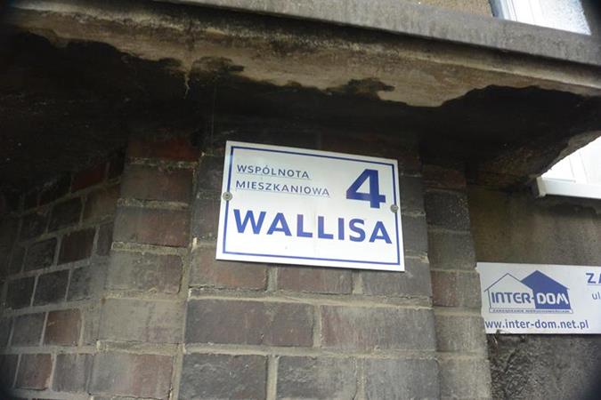 Ulica ÂŁukasza Wallisa 4 (1).JPG