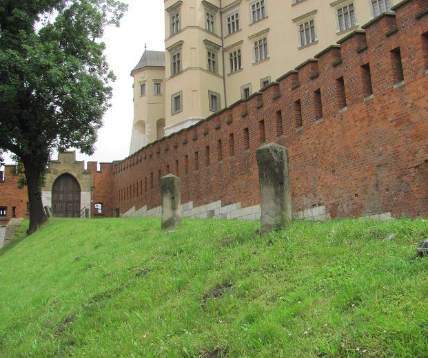7. Cytadela Wawel - pierwsza brama forteczna.JPG