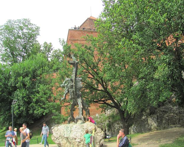 31. Cytadela Wawel i smok.JPG