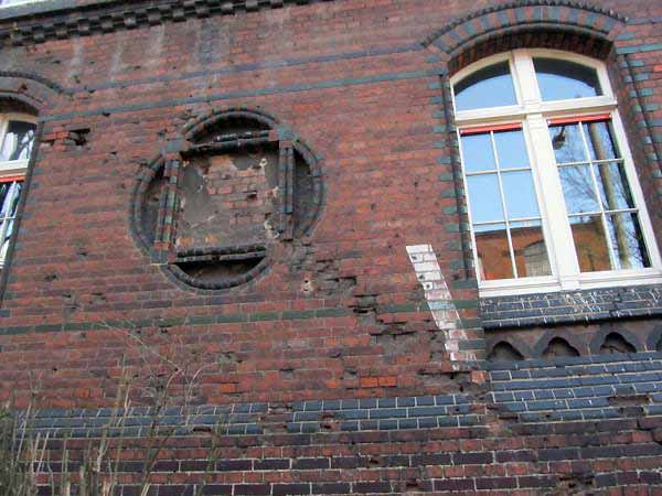 WrocÂław LSR - ul. TĂŞczowa 60, szkoÂła (2).jpg