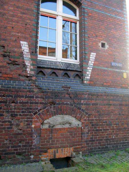 WrocÂław LSR - ul. TĂŞczowa 60, szkoÂła.jpg