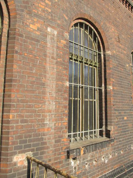 WrocÂław LSR - Plac ks. StanisÂława Staszica 50, budynek dworca kolejowego WrocÂław - Nadodrze (3).jpg