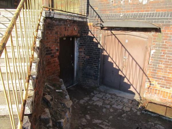 WrocÂław LSR - Plac ks. StanisÂława Staszica 50, budynek dworca kolejowego WrocÂław - Nadodrze (2).jpg