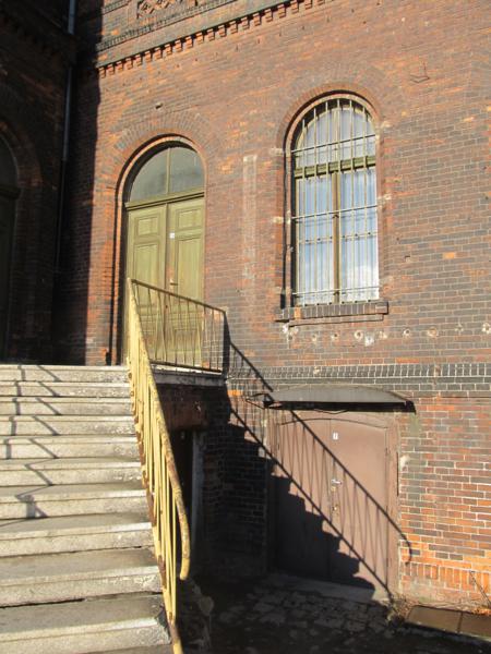 WrocÂław LSR - Plac ks. StanisÂława Staszica 50, budynek dworca kolejowego WrocÂław - Nadodrze (1).jpg