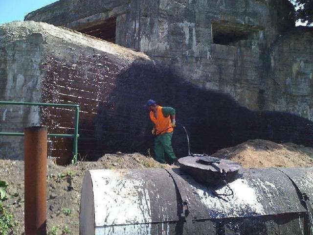 Odrestaurowywanie bunkra w Szczecinku (14).JPG